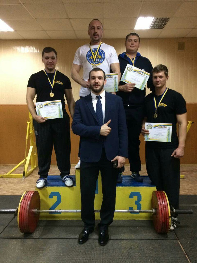 Четверо кременчуцьких богатирів підняли понад 2 тисячі кілограм Четверо кременчуцьких богатирів підняли понад 2 тисячі кілограм