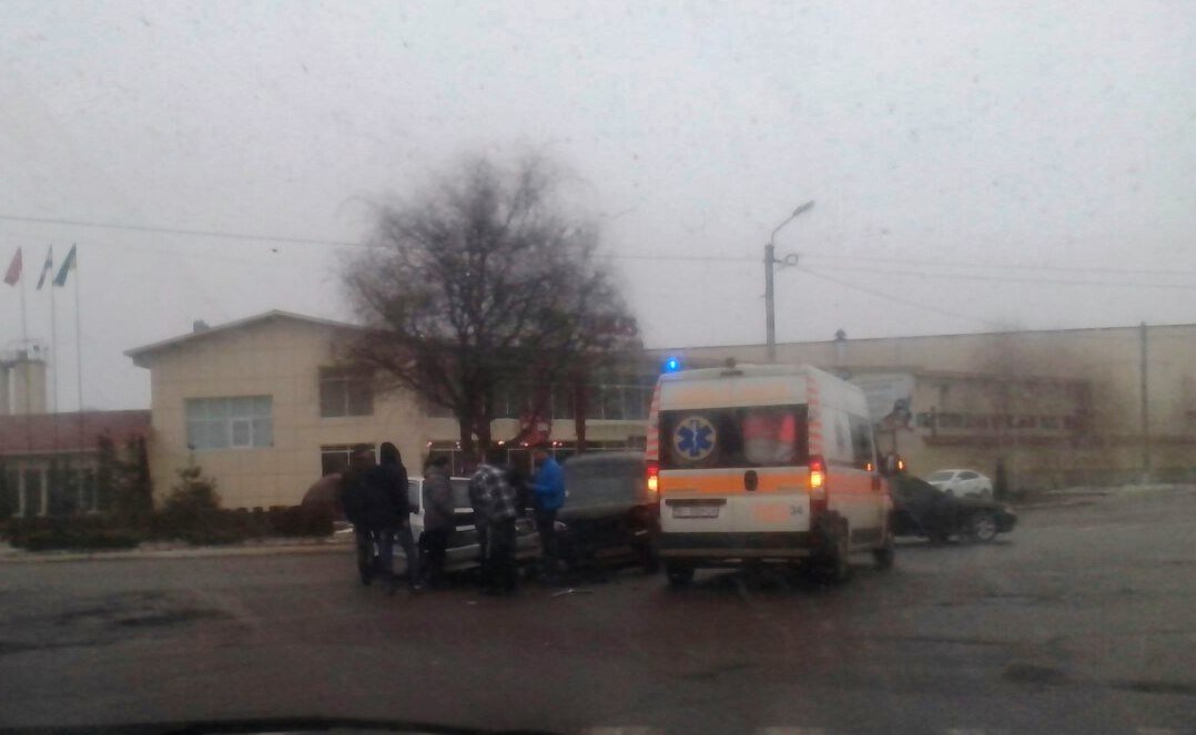 В Кременчуге на Чередниках ДТП: есть пострадавшие В Кременчуге на Чередниках ДТП: есть пострадавшие