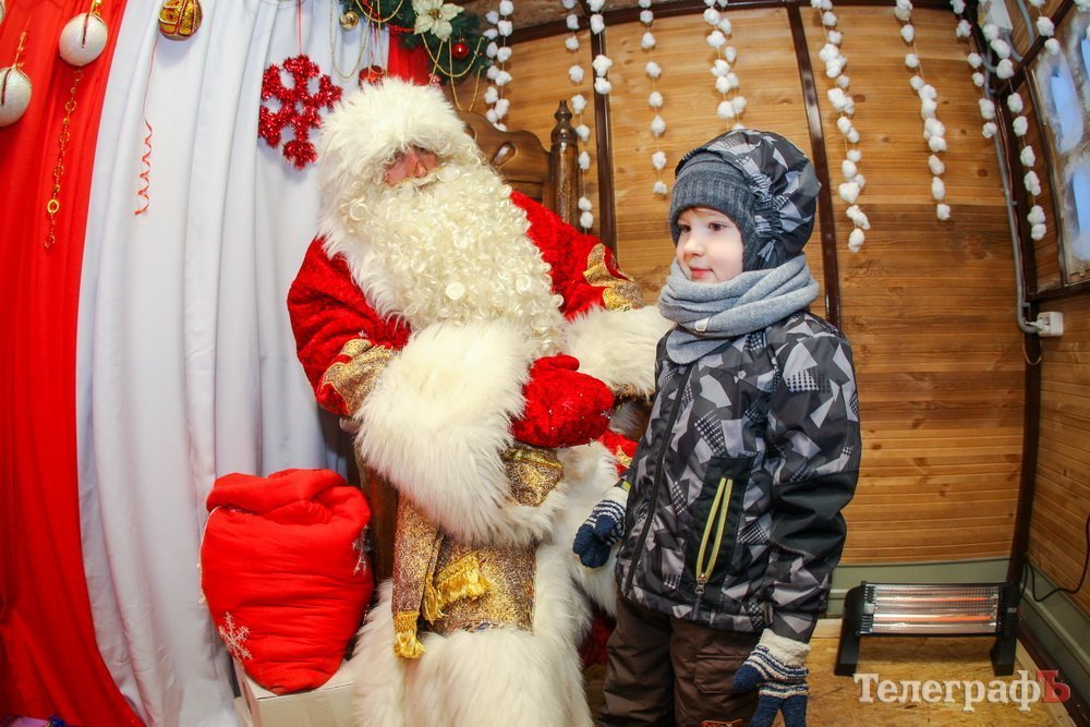 Губа не дура: айфоны и игрушки чаще всего просит кременчугская детвора у Деда Мороза Губа не дура: айфоны и игрушки чаще всего просит кременчугская детвора у Деда Мороза