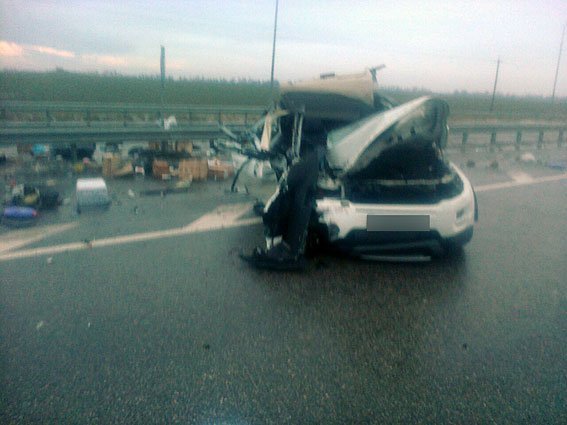 На Полтавщине Range Rover врезался в фуру: женщина-пассажир в больнице На Полтавщине Range Rover врезался в фуру: женщина-пассажир в больнице