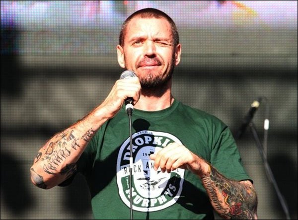 Огоньки, талант-шоу, мюзикл и бокс: что покажут по ТВ на новогодний уикенд Огоньки, талант-шоу, мюзикл и бокс: что покажут по ТВ на новогодний уикенд