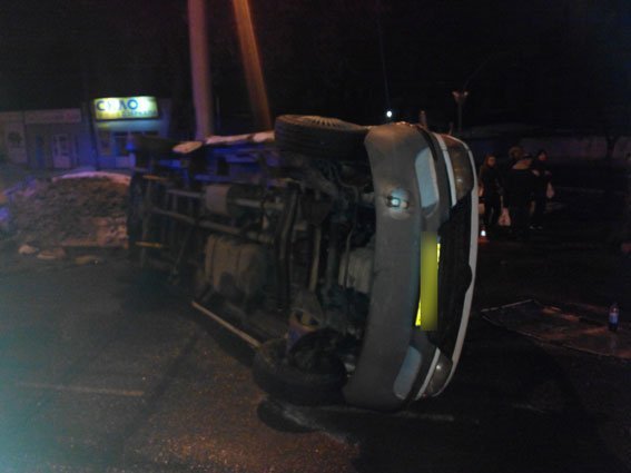 В Полтаве пьяный водитель въехал в маршрутку с пассажирами В Полтаве пьяный водитель въехал в маршрутку с пассажирами