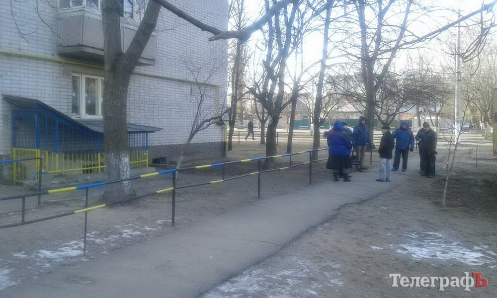 Кременчужане на Киевской не дали газовщикам установить домовой счетчик Кременчужане на Киевской не дали газовщикам установить домовой счетчик