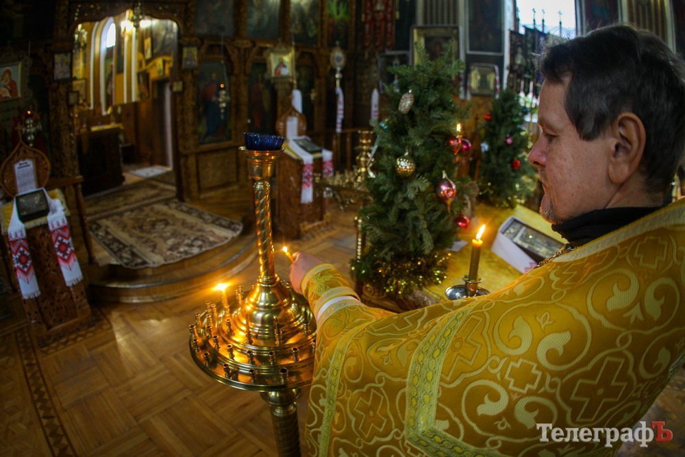 До Кременчука привезли Вифлеємський вогонь миру До Кременчука привезли Вифлеємський вогонь миру