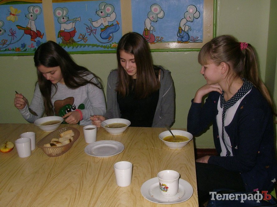 Директор 11-го лицея Быкова подозревает депутата Сидерку в вымогательстве «чего-то материального» Директор 11-го лицея Быкова подозревает депутата Сидерку в вымогательстве «чего-то материального»