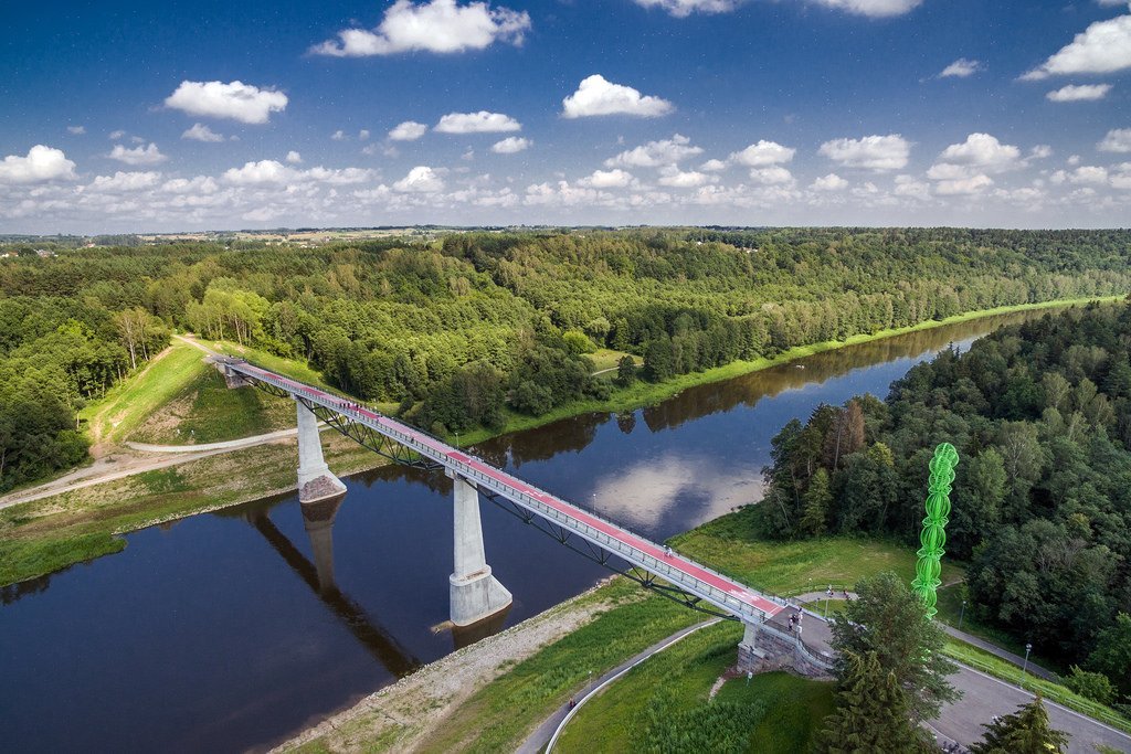 Кременчуг vs потенциальный город-побратим из ЕС Кременчуг vs потенциальный город-побратим из ЕС