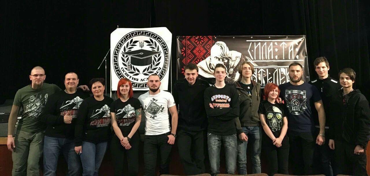 Кременчужани на літературному вечорі передали вітання Путіну Кременчужани на літературному вечорі передали вітання Путіну