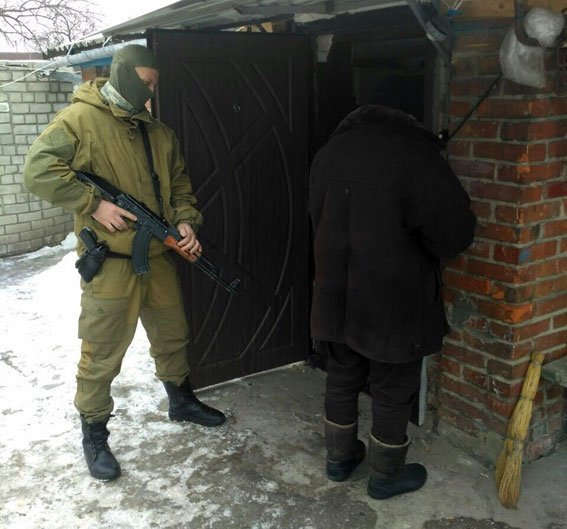 На Полтавщине полицейский «крышевал» семью наркоторговцев На Полтавщине полицейский «крышевал» семью наркоторговцев