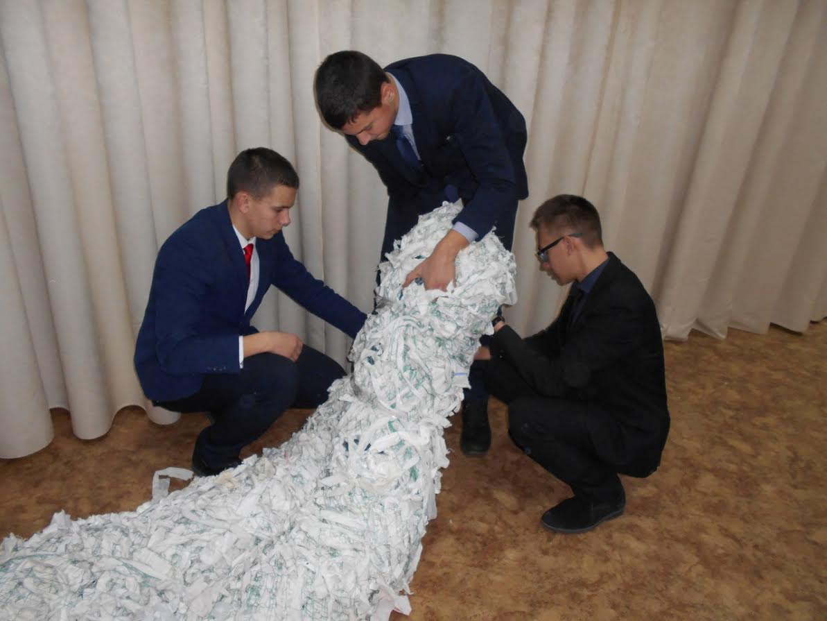 Теплі речі, листівки та диво-сітка від кременчуцьких школярів відправляться до Авдіївки Теплі речі, листівки та диво-сітка від кременчуцьких школярів відправляться до Авдіївки