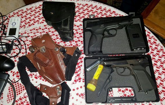 На Полтавщине задержали вооруженных преступников, которые избивали и грабили людей На Полтавщине задержали вооруженных преступников, которые избивали и грабили людей