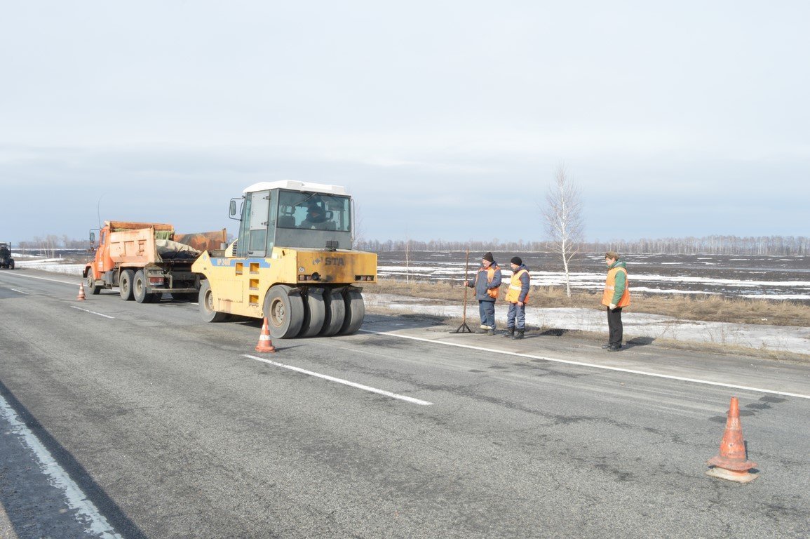 Дорожники Полтавщини, з настанням сприятливої погоди, продовжують ямковий ремонт шляхів Дорожники Полтавщини, з настанням сприятливої погоди, продовжують ямковий ремонт шляхів