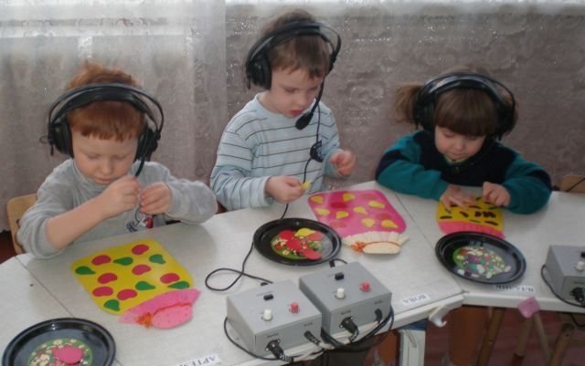 Бережи вуха змолоду: 29 маленьких кременчужан з вадами слуху стоять на обліку Бережи вуха змолоду: 29 маленьких кременчужан з вадами слуху стоять на обліку