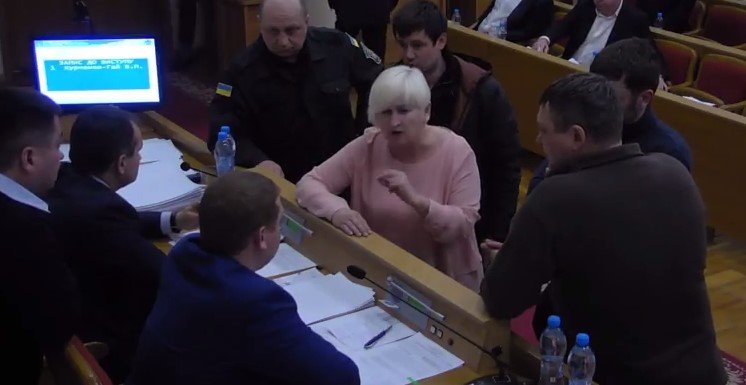 Сессия Кременчугского горсовета 2 марта: блокада ОРДЛО и много коммуналки Сессия Кременчугского горсовета 2 марта: блокада ОРДЛО и много коммуналки