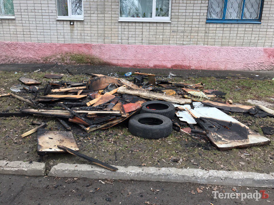 На Молодежном пожар в пятиэтажке: горело несколько квартир На Молодежном пожар в пятиэтажке: горело несколько квартир