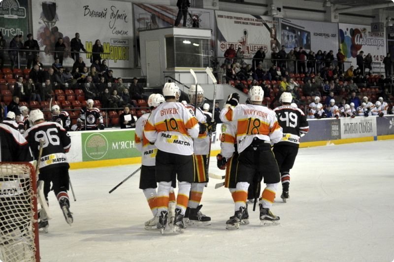 У кроці від фіналу: ХК «Кременчук» втретє поспіль розгромив «Дженералз» У кроці від фіналу: ХК «Кременчук» втретє поспіль розгромив «Дженералз»