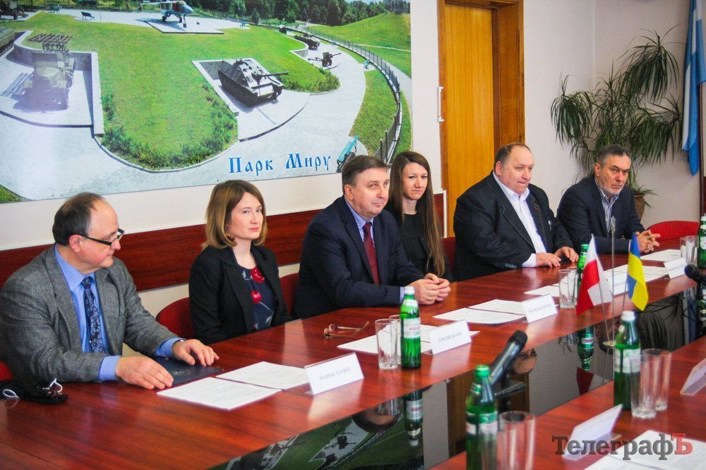 Kocham Krzemienczuk: Польський Генконсул не проти провести відпустку на кременчуцькому пляжі Kocham Krzemienczuk: Польський Генконсул не проти провести відпустку на кременчуцькому пляжі