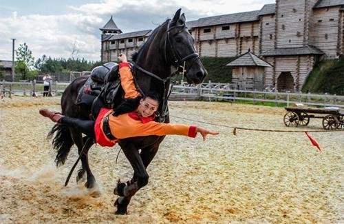 Фаст-фуд, крафтове пиво, писанки та картон: де кременчужанам пофестивалити у квітні Фаст-фуд, крафтове пиво, писанки та картон: де кременчужанам пофестивалити у квітні