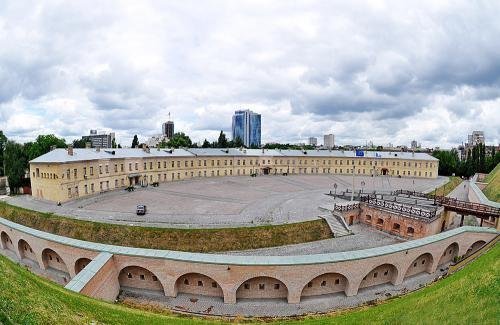 Фаст-фуд, крафтове пиво, писанки та картон: де кременчужанам пофестивалити у квітні Фаст-фуд, крафтове пиво, писанки та картон: де кременчужанам пофестивалити у квітні