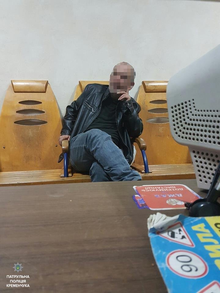 Кременчужанин на ринку намагався розплатитися сувенірними грошима Кременчужанин на ринку намагався розплатитися сувенірними грошима