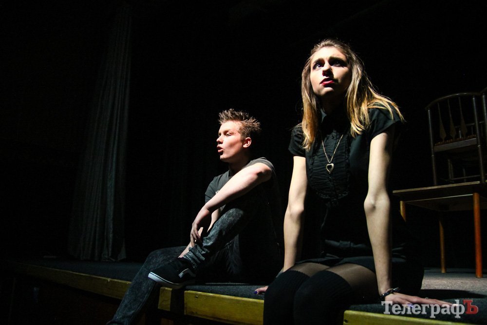 Кременчужани стали свідками віртуального роману матері з сином Кременчужани стали свідками віртуального роману матері з сином