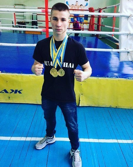 17 на шістьох: кременчуцькі кікбоксери виступили на чемпіонаті України 17 на шістьох: кременчуцькі кікбоксери виступили на чемпіонаті України