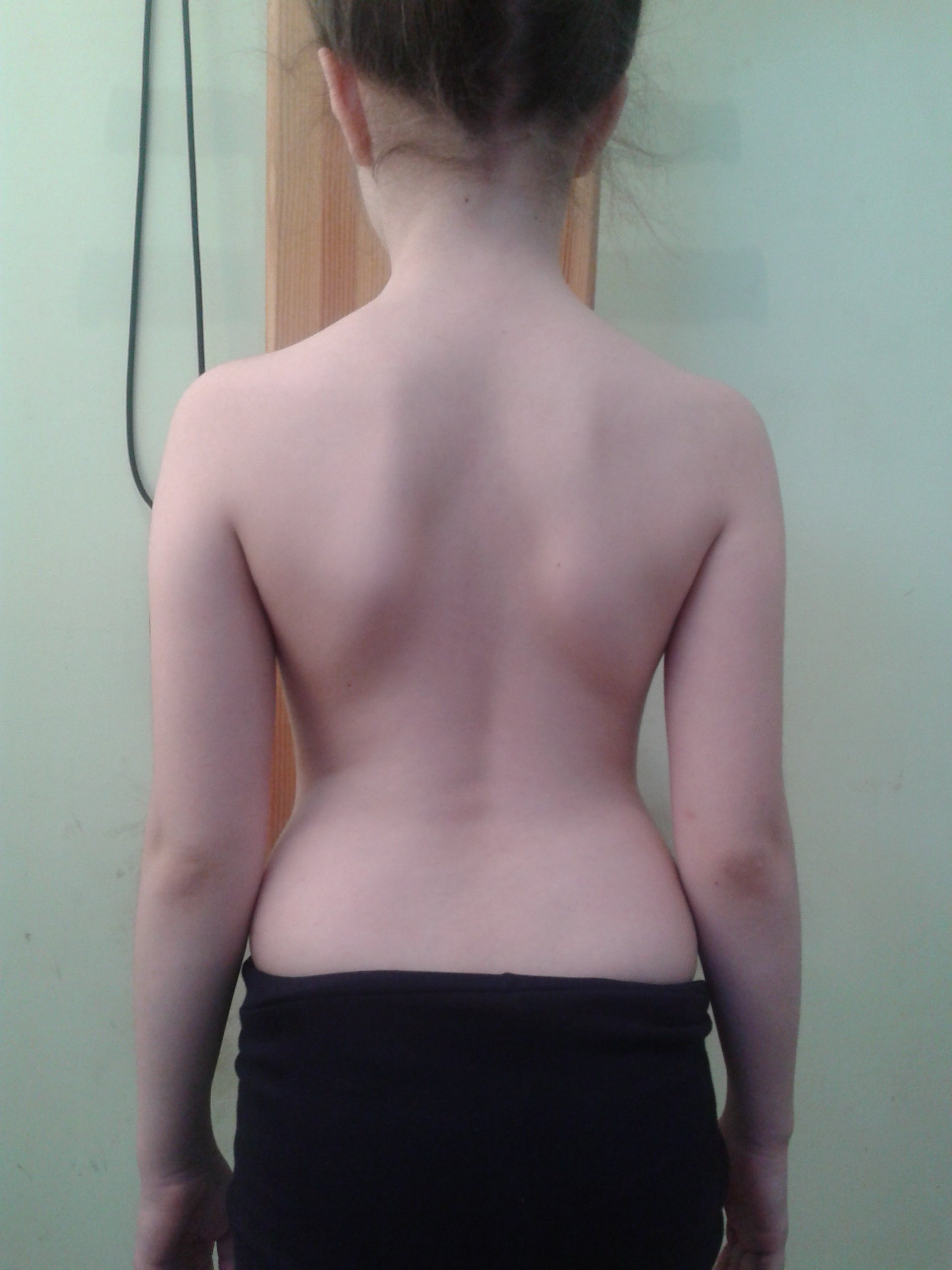 Внимание! Обратите внимание на осанку вашего ребенка. Внимание! Обратите внимание на осанку вашего ребенка.