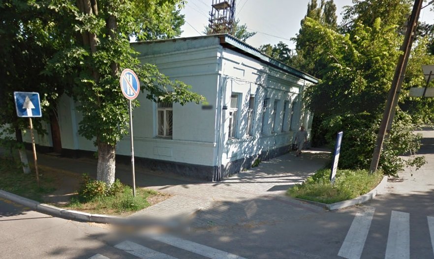 У центрі Кременчука розпродають цеглу 1927 року У центрі Кременчука розпродають цеглу 1927 року