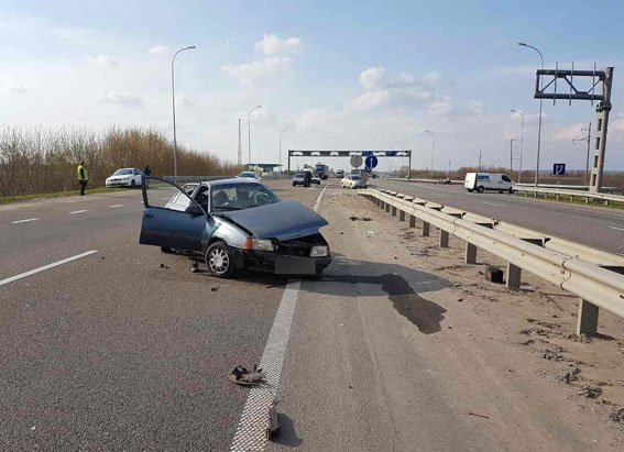 На Полтавщине в результате ДТП один человек погиб и двое оказались в больнице На Полтавщине в результате ДТП один человек погиб и двое оказались в больнице