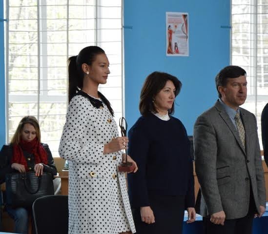 На Всеукраїнському турнірі з художньої гімнастики «Квітка України» кременчужанки здобули дві медалі На Всеукраїнському турнірі з художньої гімнастики «Квітка України» кременчужанки здобули дві медалі