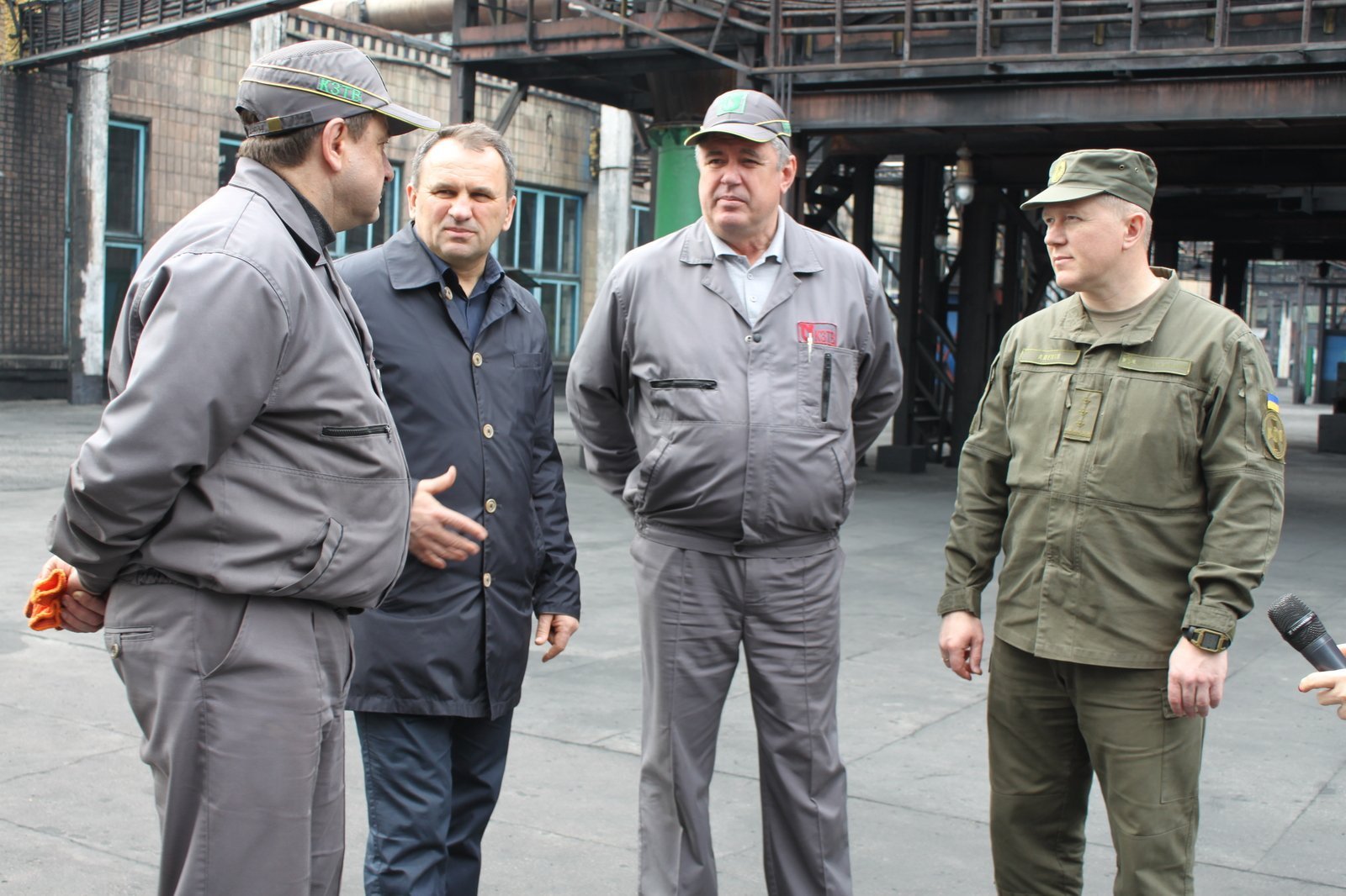 Завод троянд: на КЗТВ відновили добру традицію Завод троянд: на КЗТВ відновили добру традицію