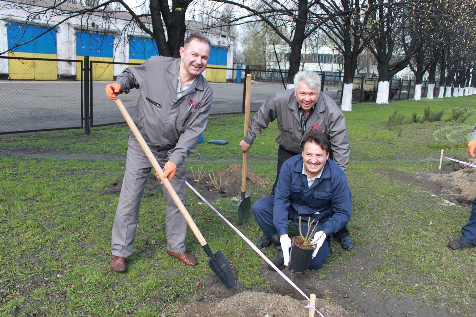 Завод троянд: на КЗТВ відновили добру традицію Завод троянд: на КЗТВ відновили добру традицію