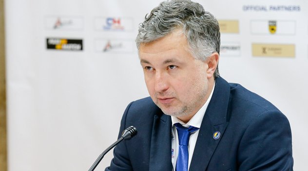 Першим на чемпіонаті світу забиває гравець ХК «Кременчук», але команда поступається Першим на чемпіонаті світу забиває гравець ХК «Кременчук», але команда поступається