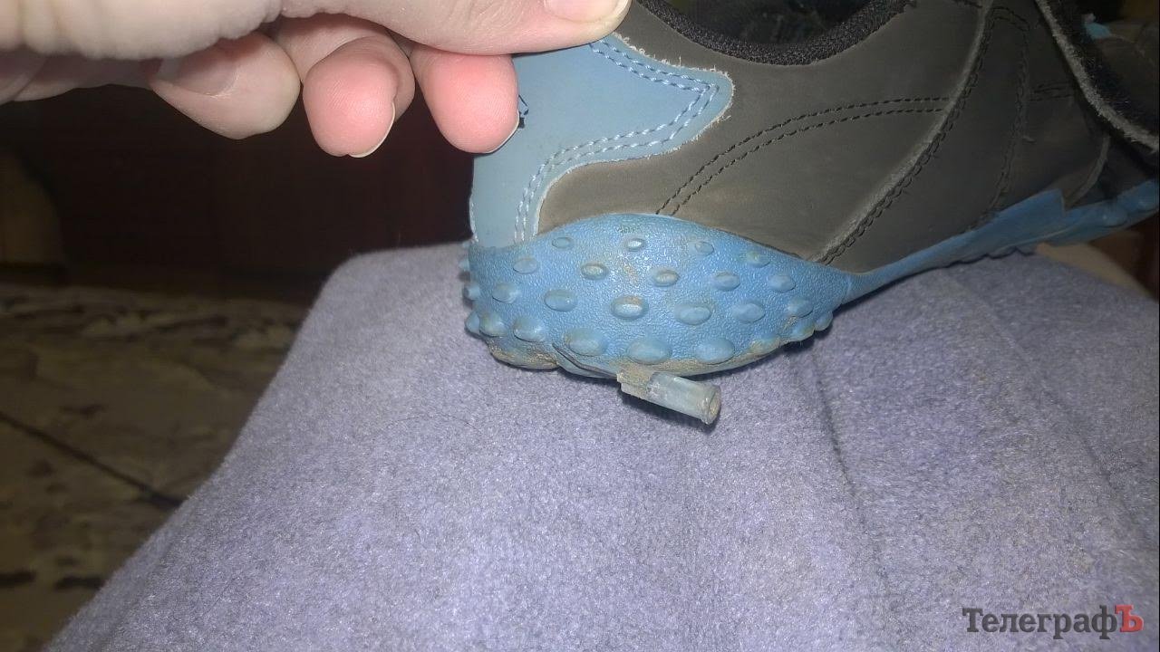 «На игле»: в Кременчуге школьник принёс домой ржавую иглу от шприца в кроссовке «На игле»: в Кременчуге школьник принёс домой ржавую иглу от шприца в кроссовке