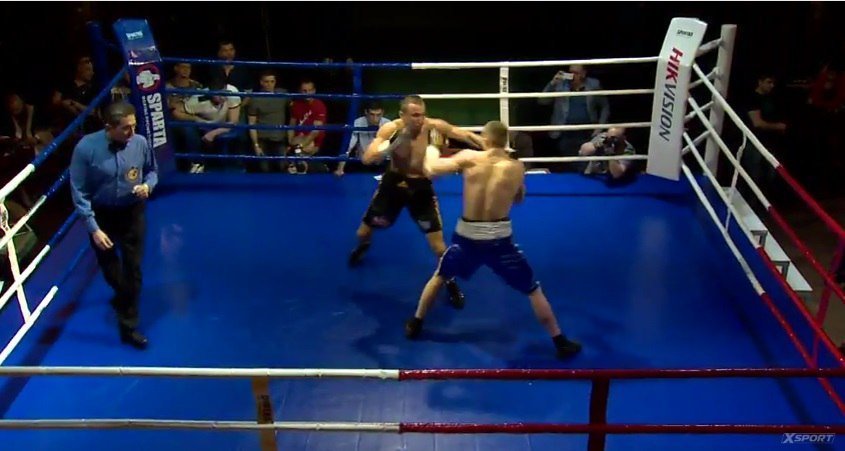 Кременчуцький боксер Сергій Радченко нокаутував суперника на останніх секундах бою Кременчуцький боксер Сергій Радченко нокаутував суперника на останніх секундах бою