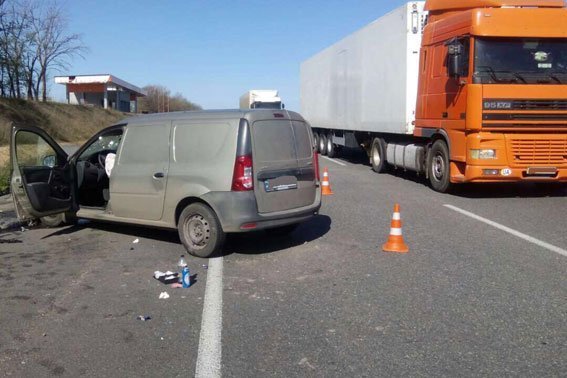 На Полтавщине в тройном ДТП погиб полицейский Гадячского отдела На Полтавщине в тройном ДТП погиб полицейский Гадячского отдела