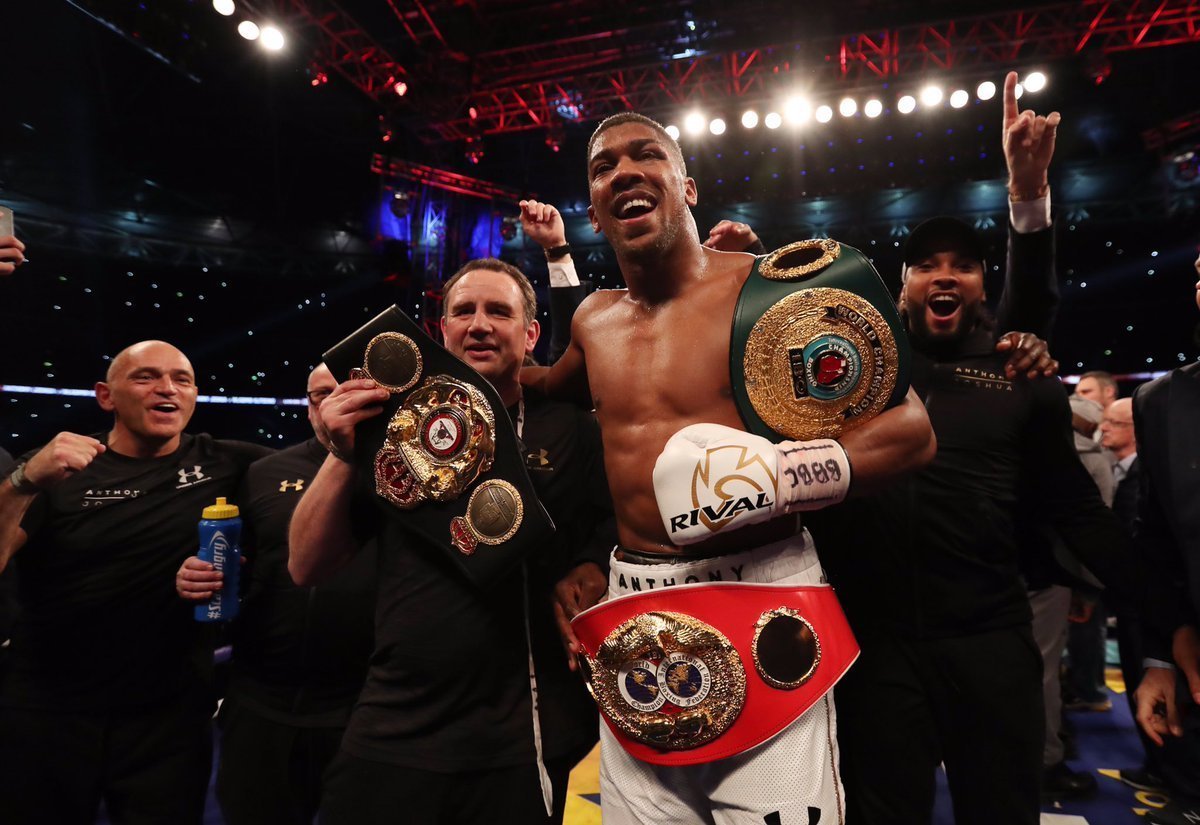 Джошуа двічі відправив Володимира Кличка у нокдаун Джошуа двічі відправив Володимира Кличка у нокдаун