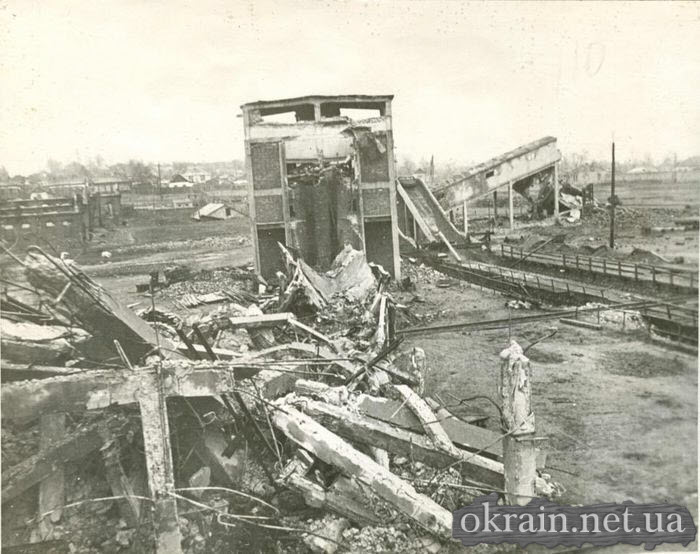 Як Кременчук поставав із руїн у післявоєнні роки Як Кременчук поставав із руїн у післявоєнні роки