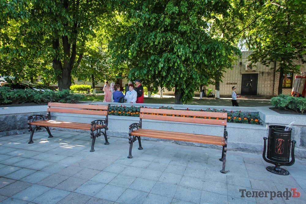 Зі сльозами на очах: у Кременчуці привітали ветеранів Другої світової та бійців АТО Зі сльозами на очах: у Кременчуці привітали ветеранів Другої світової та бійців АТО