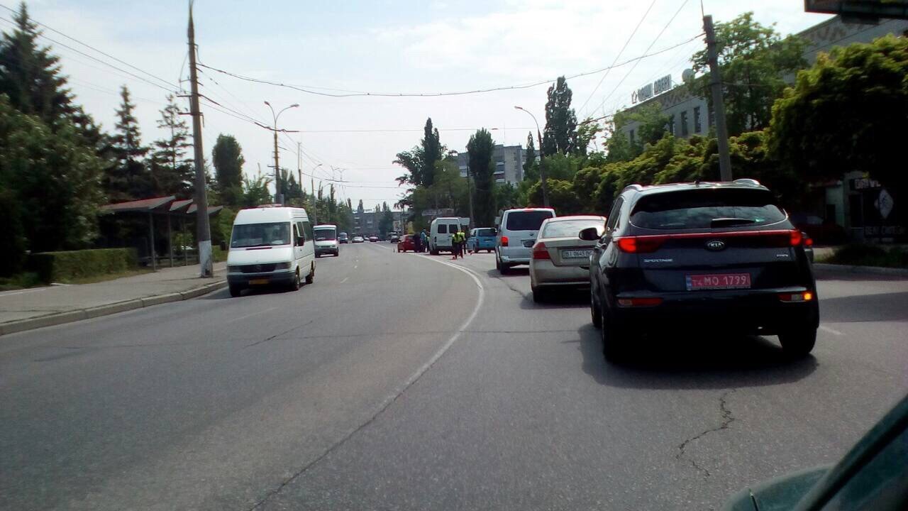 В Кременчуге произошло настоящее и ненастоящее ДТП В Кременчуге произошло настоящее и ненастоящее ДТП