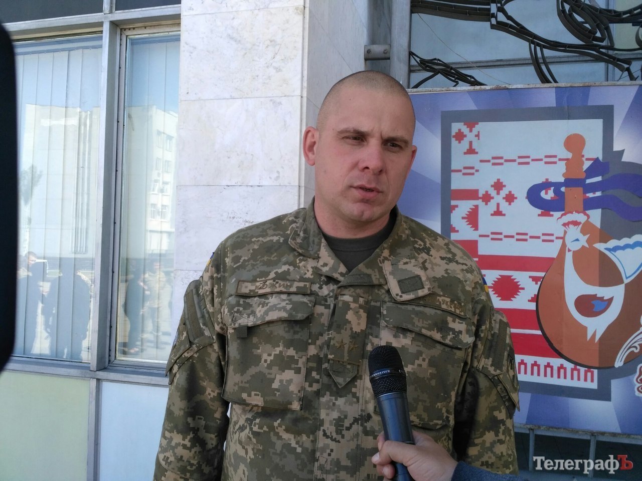 Під гул сирен віддали честь померлому 24-річному сержанту Руслану Кирнісу Під гул сирен віддали честь померлому 24-річному сержанту Руслану Кирнісу