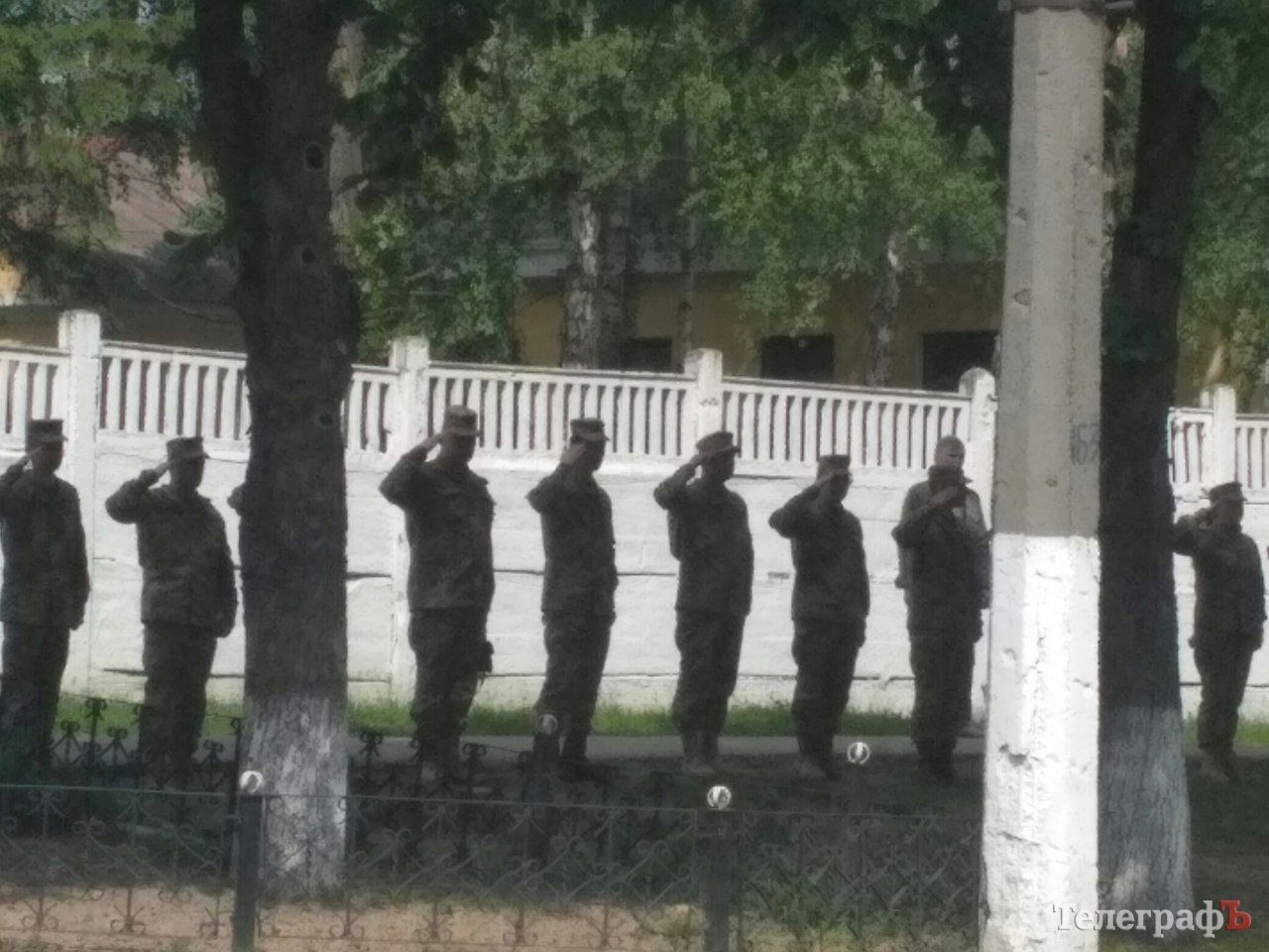 Під гул сирен віддали честь померлому 24-річному сержанту Руслану Кирнісу Під гул сирен віддали честь померлому 24-річному сержанту Руслану Кирнісу