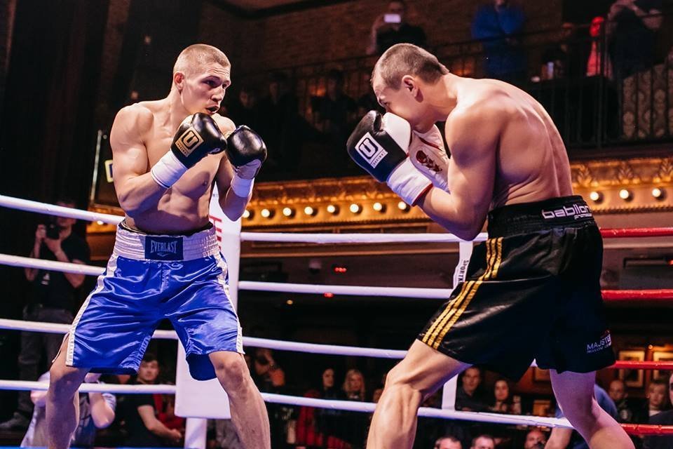 З'явилося відео, як боксер Сергій Радченко відправив суперника в нокаут З'явилося відео, як боксер Сергій Радченко відправив суперника в нокаут