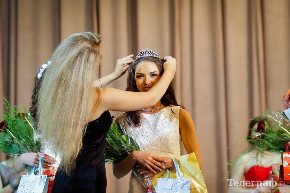 Красота спасёт мир: в Кременчуге выбрали «Королеву КрНУ - 2017» Красота спасёт мир: в Кременчуге выбрали «Королеву КрНУ - 2017»