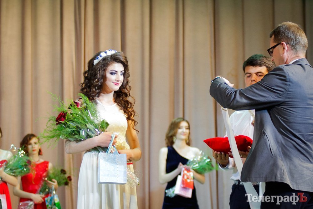 Красота спасёт мир: в Кременчуге выбрали «Королеву КрНУ - 2017» Красота спасёт мир: в Кременчуге выбрали «Королеву КрНУ - 2017»