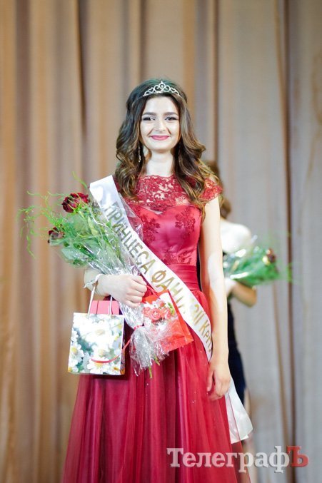 Красота спасёт мир: в Кременчуге выбрали «Королеву КрНУ - 2017» Красота спасёт мир: в Кременчуге выбрали «Королеву КрНУ - 2017»