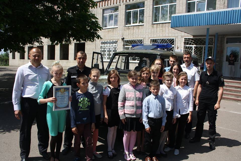 Полиция в будущем глазами детей: в с. Вольная Терешковка прошел конкурс рисунков детворы Полиция в будущем глазами детей: в с. Вольная Терешковка прошел конкурс рисунков детворы