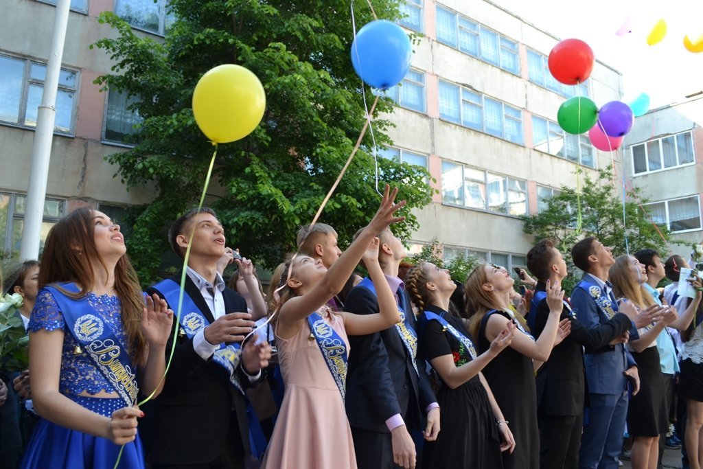 Последний звонок в Кременчуге. Присылайте фотки! Последний звонок в Кременчуге. Присылайте фотки!
