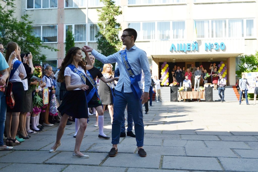 Последний звонок в Кременчуге. Присылайте фотки! Последний звонок в Кременчуге. Присылайте фотки!