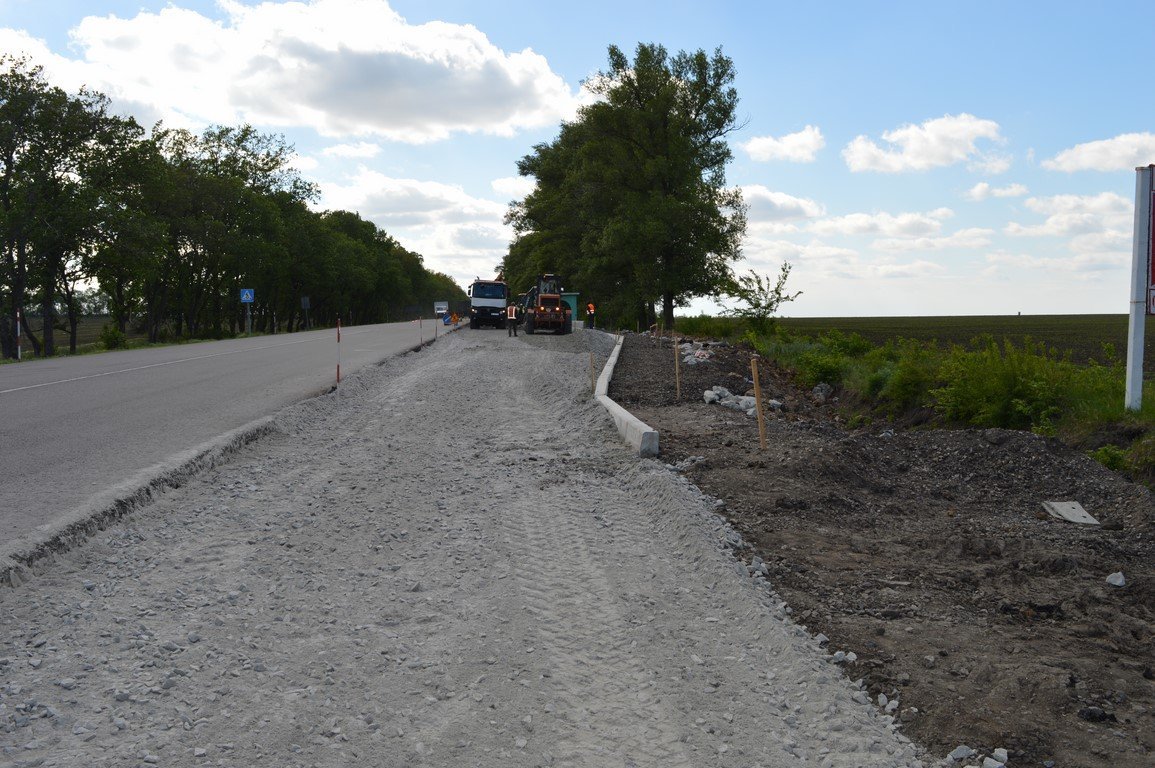 На трасі Кременчук-Полтава з'являться нові зупинки громадського транспорту На трасі Кременчук-Полтава з'являться нові зупинки громадського транспорту