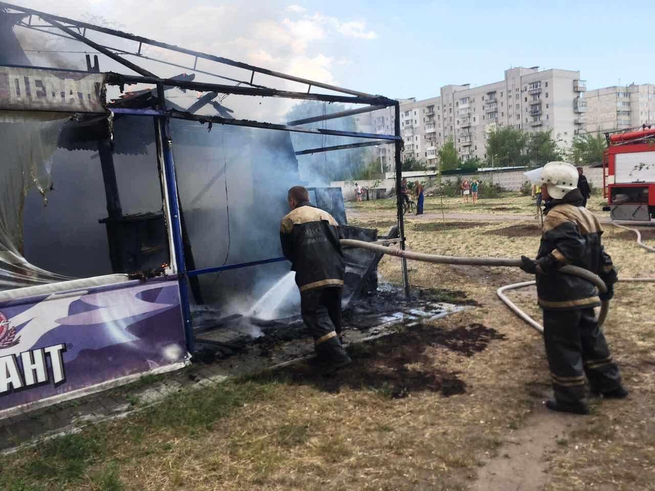 В Кременчуге горел бар «Кордон» В Кременчуге горел бар «Кордон»